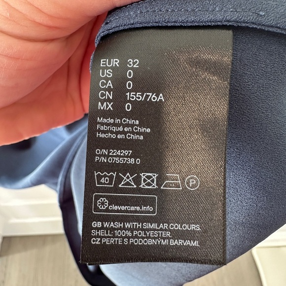 H&M Women’s Navy Blue Short Sleeve V- Neck Midi Slip Dress Size 0 - Picture 7 of 7